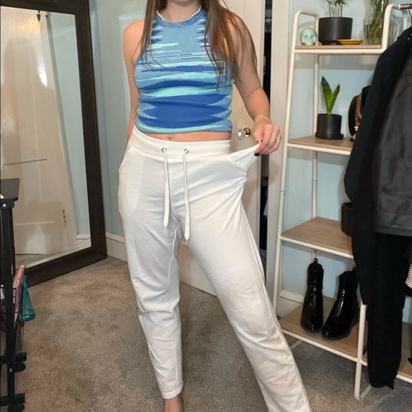 White Pants - Picture 4 of 5